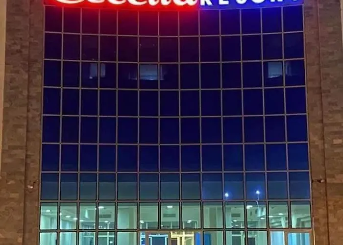 Cecelia Aparthotel *